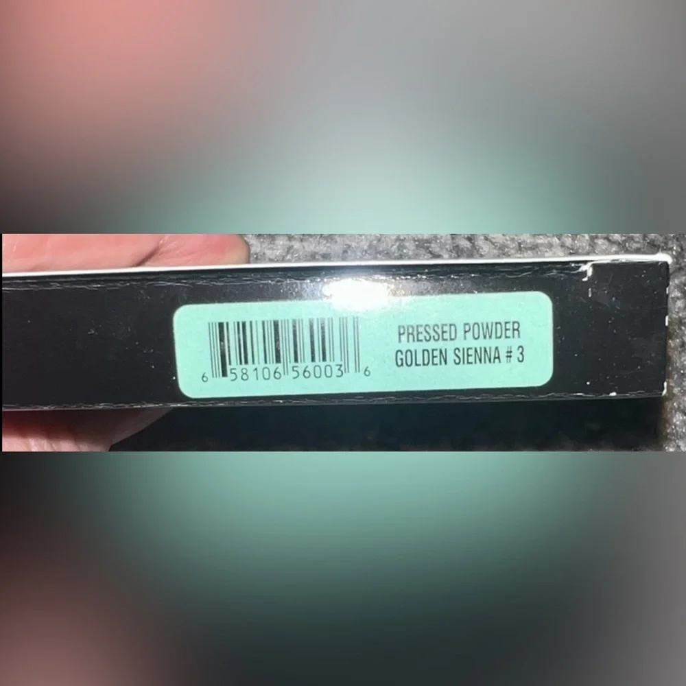 $5 VINCENT LONGO Compact Powder. Discontinued. $5 WHEN BUNDLED WITH 3 OR MORE IT